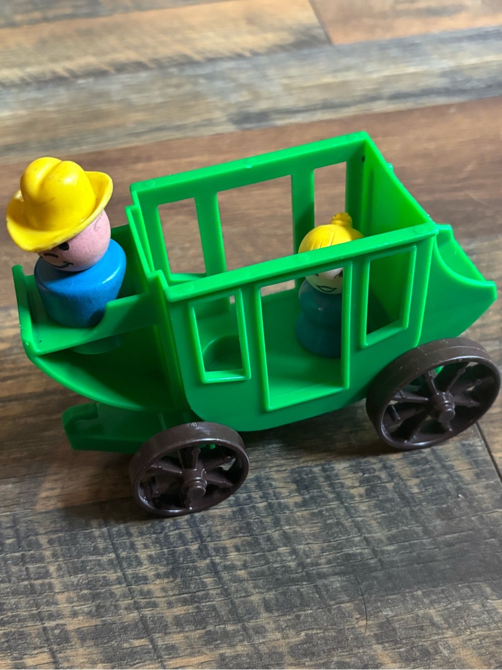 1982 Vintage fisher price stagecoach from western town + (2) people